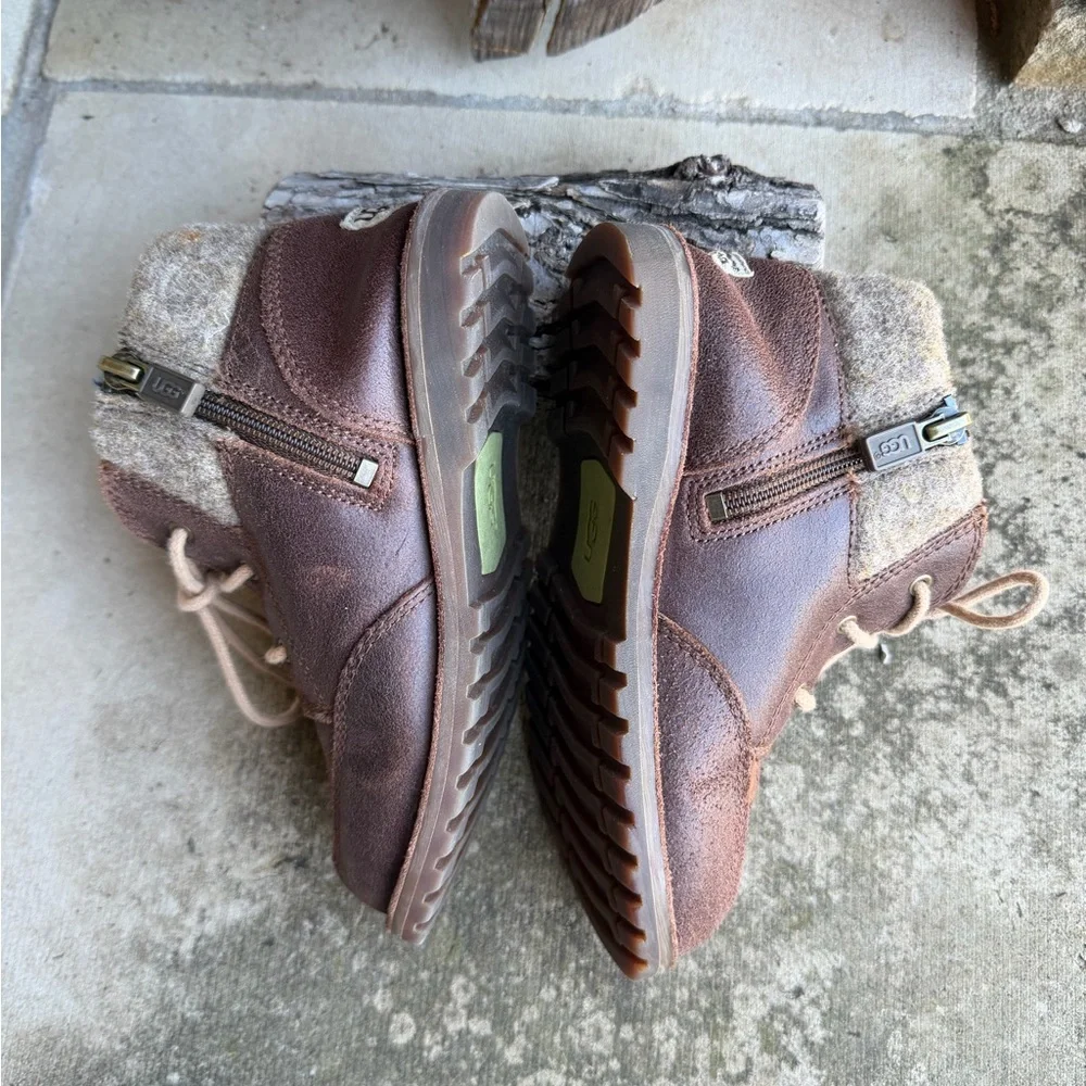 UGG Orin‎ Kids Brown Leather Lace-Up Boots w/shearling lining Sz-12 Toddler.   X